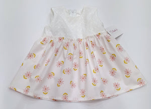 Kleid mit Spitzestoff